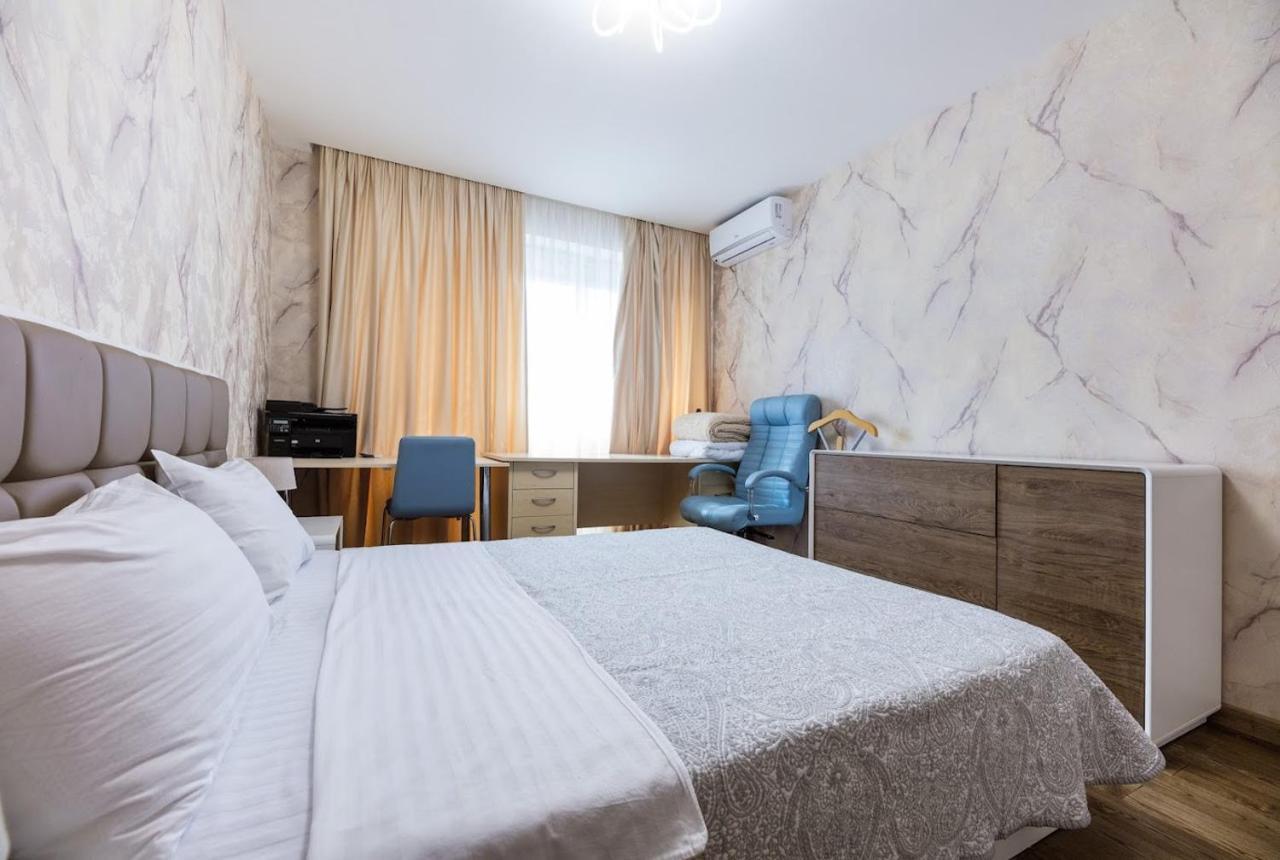 Квартира У Будинку З Власним Бомбосховищем Біля Жд Вокзалу 50 М2 Apartment Kiev Luaran gambar